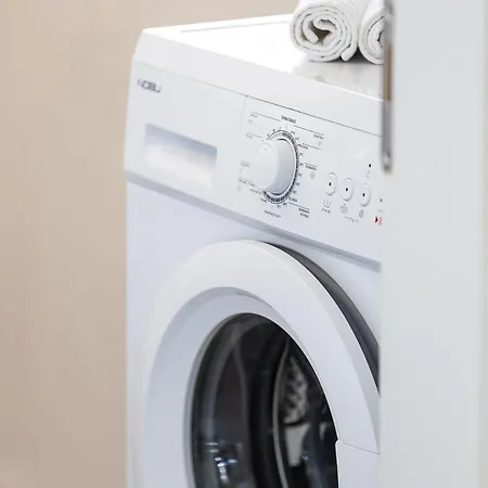 Renaissance Studio- Rooftop, Views & Charm Apartment *