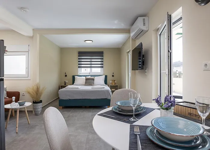 Renaissance Studio- Rooftop, Views & Charm Διαμέρισμα *